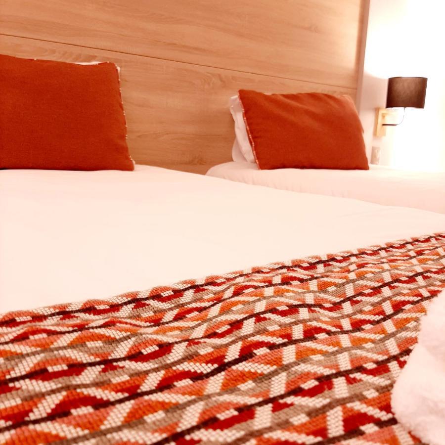 Logis Hotel Relais Saint Jacques - Chateauroux Déols Eksteriør billede