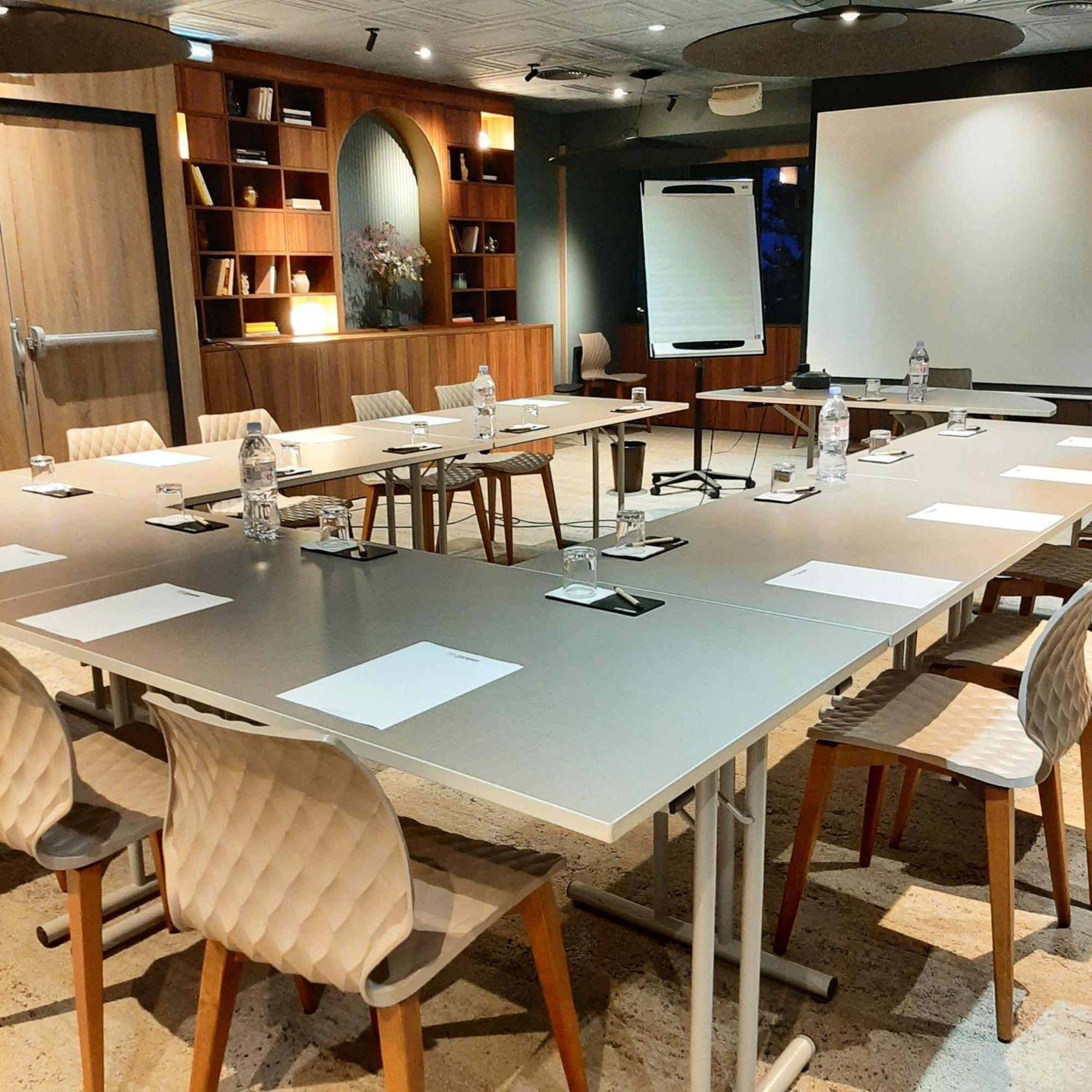 Logis Hotel Relais Saint Jacques - Chateauroux Déols Eksteriør billede