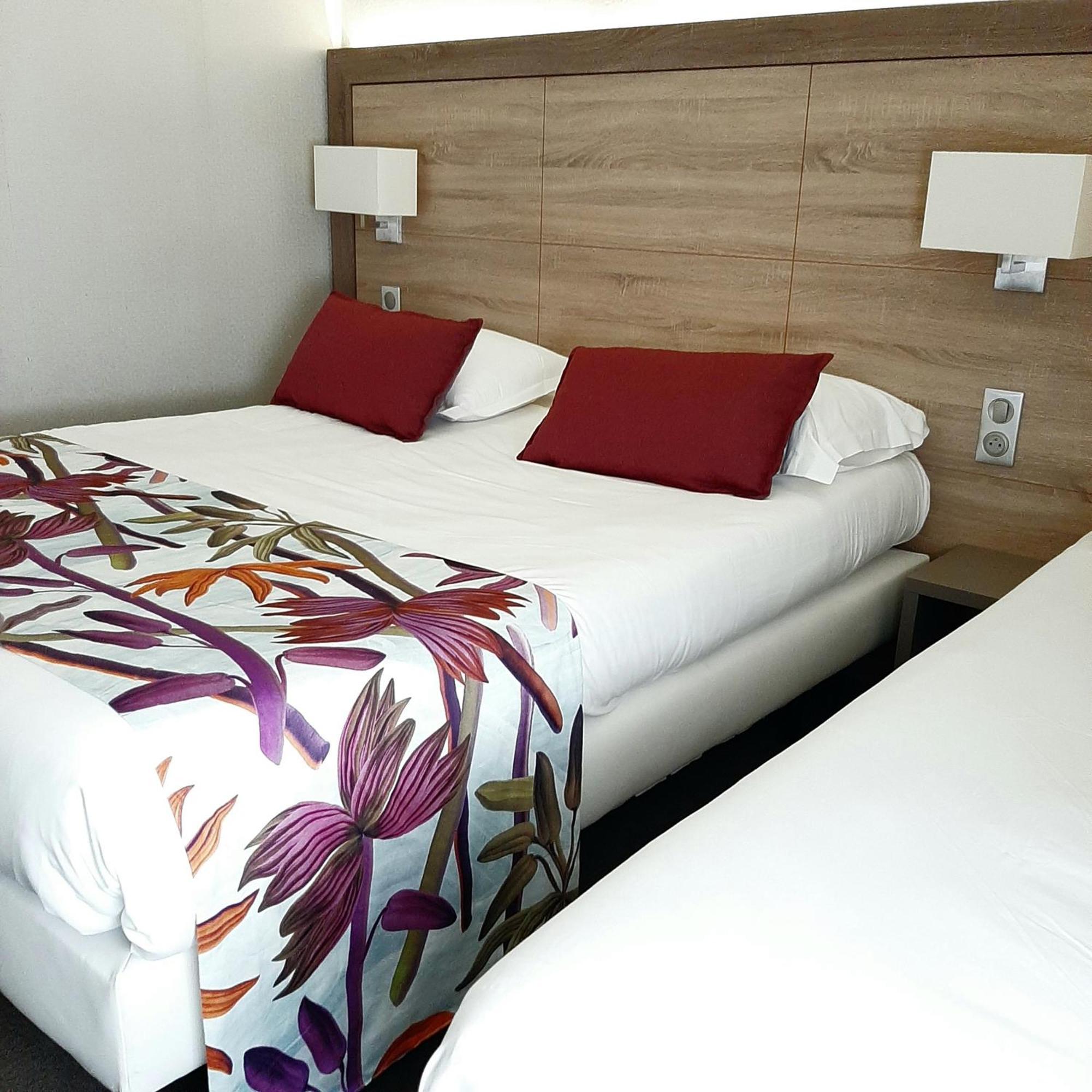 Logis Hotel Relais Saint Jacques - Chateauroux Déols Eksteriør billede