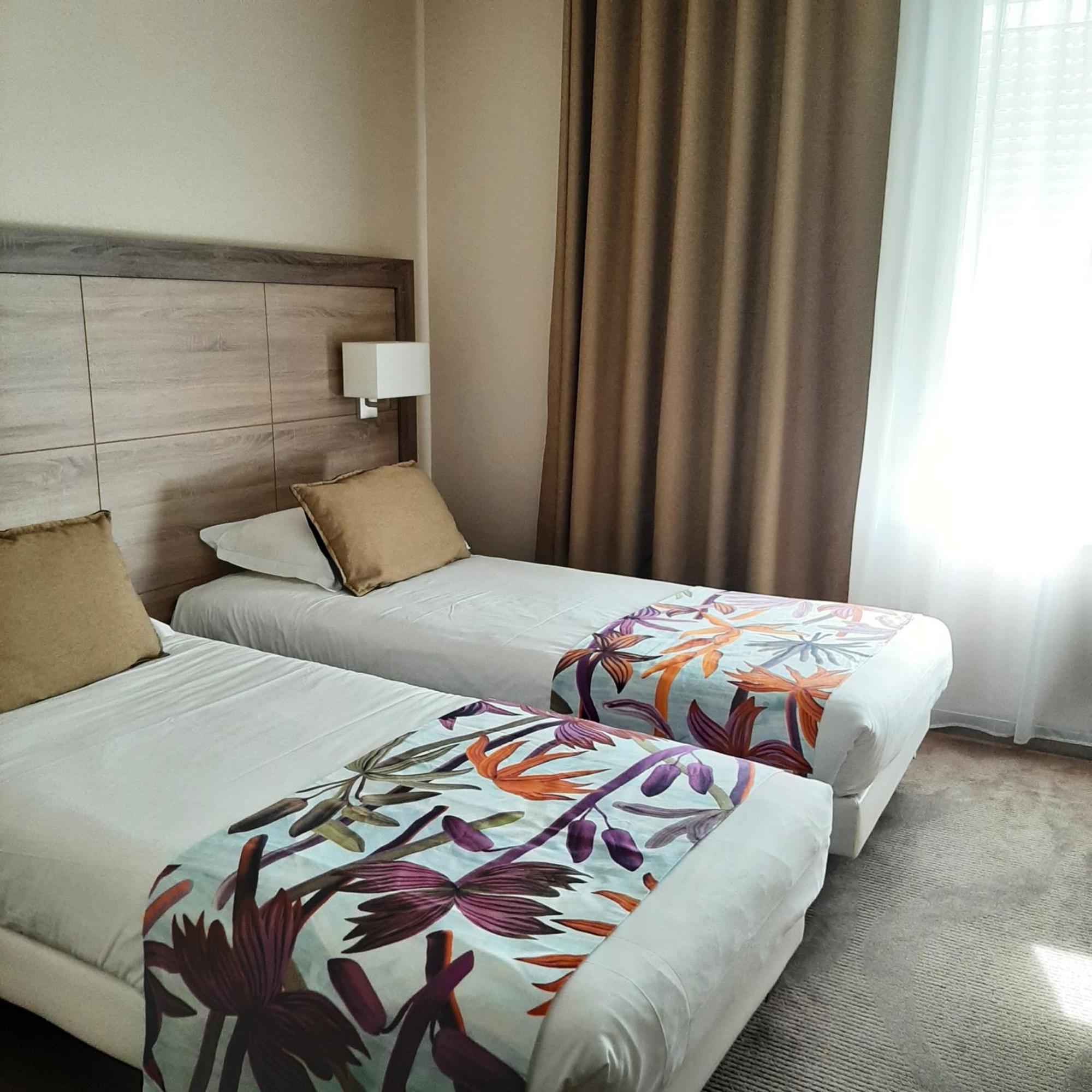 Logis Hotel Relais Saint Jacques - Chateauroux Déols Eksteriør billede