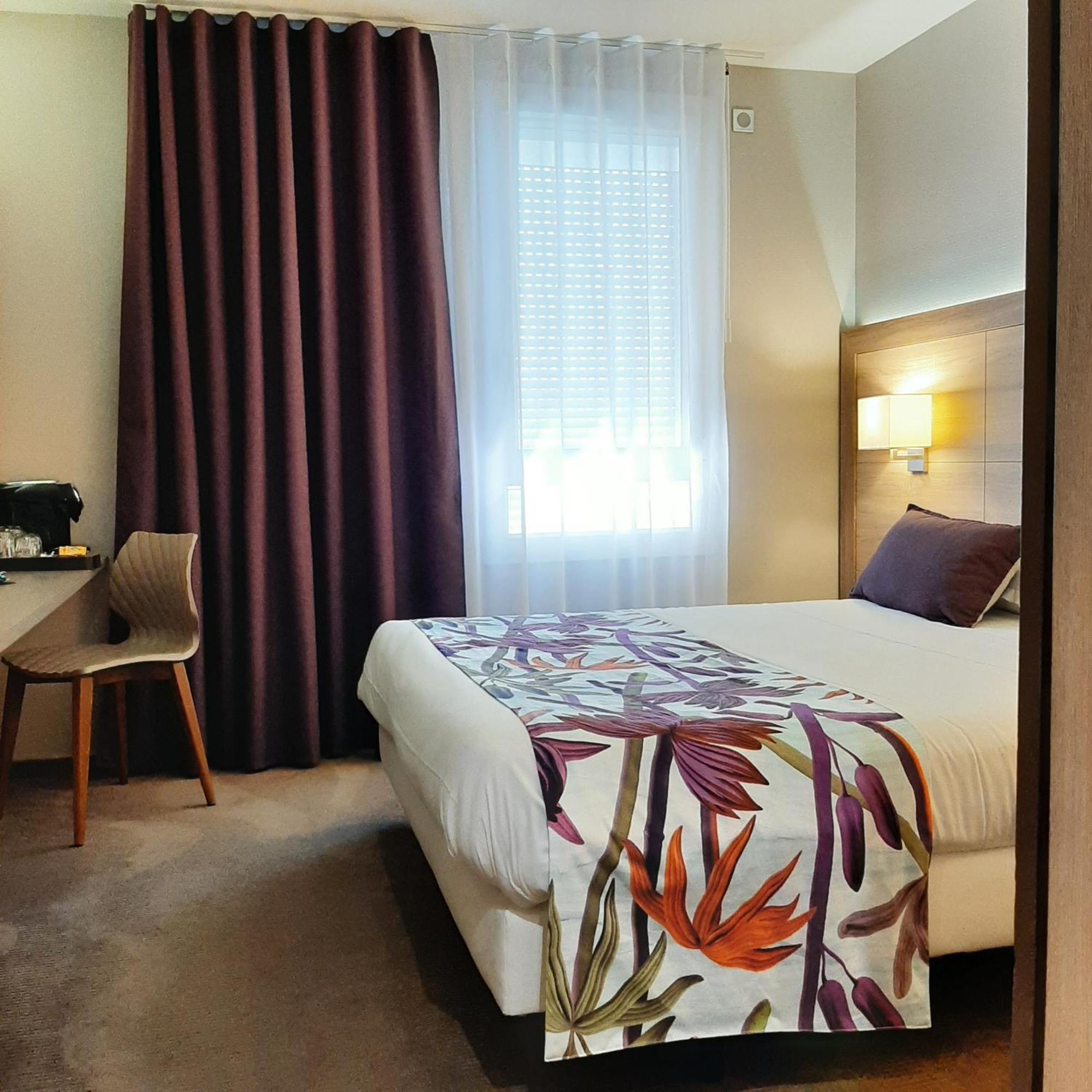 Logis Hotel Relais Saint Jacques - Chateauroux Déols Eksteriør billede