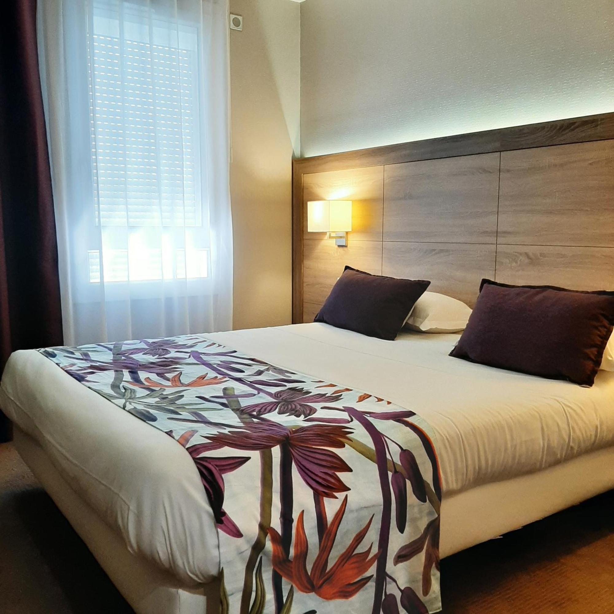 Logis Hotel Relais Saint Jacques - Chateauroux Déols Eksteriør billede